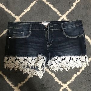 No Boundaries Dark Wash Denim Shorts Size 15